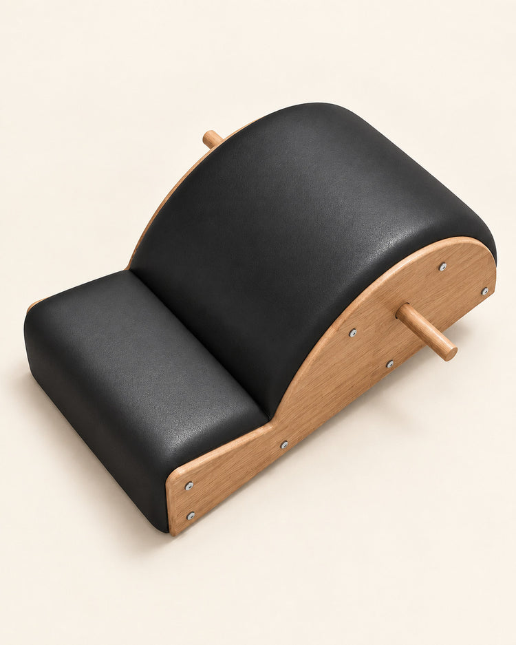 Arc Pilates en chêne — vue studio 1