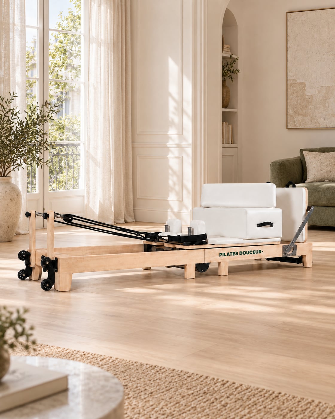 Reformer Bois Pilates Douceur dans un intérieur lumineux