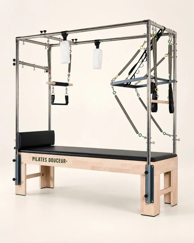 Oak Cadillac Table – Pilates Douceur full view – illustration